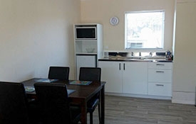 img_48570_21 two single beds in the lounge